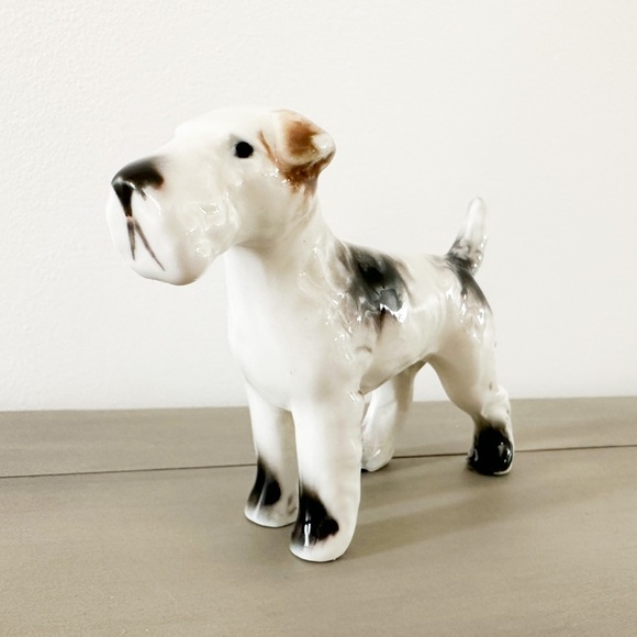 VINTAGE AIREDALE Wired Fox TERRIER DOG CERAMIC FIGURINE - Picture 2 of 7